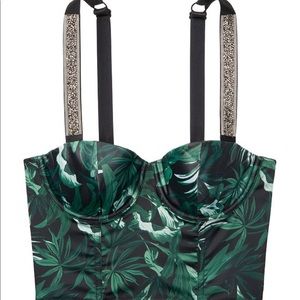 VICTORIA SECRET—-Lightly lined shine strap corset top!!